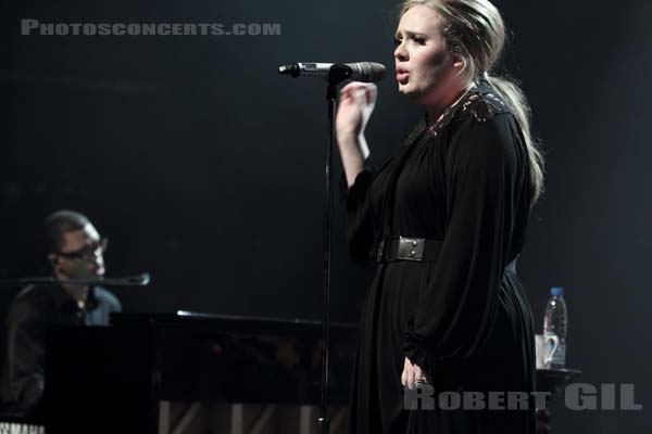 ADELE - 2011-04-04 - PARIS - La Cigale - 